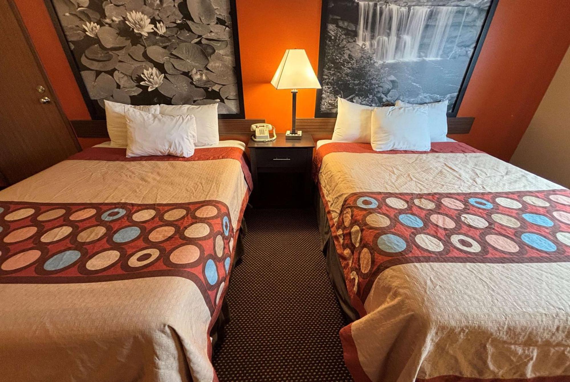 Super 8 By Wyndham Du Quoin Hotel Екстериор снимка